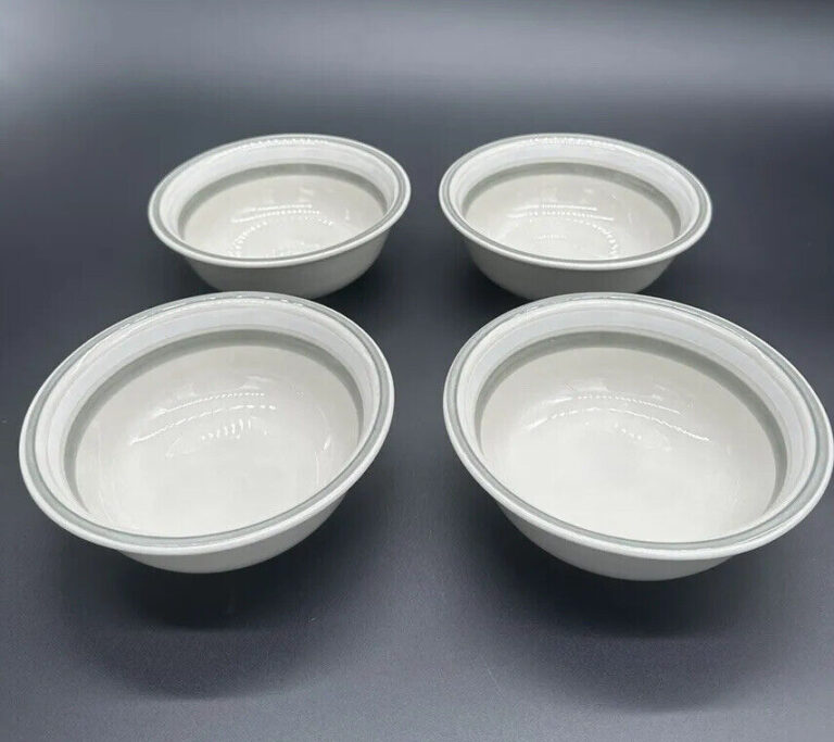 Read more about the article 4 x Vintage Arabia Finland Salla Coupe Cereal Bowls 6″ Dia. Gray~RARE EX. COND!!