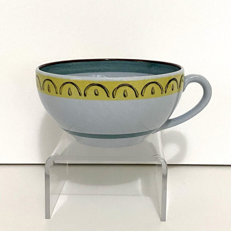 Read more about the article Vintage Arabia of Finland CROWN BAND Flat Cup Only – No Saucer ~ 3 Available