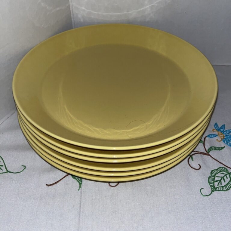 Read more about the article iitallia Kaj Franck Arabia Finland TEEMA Yellow Dinner Plates 10.25″ Lot of 6