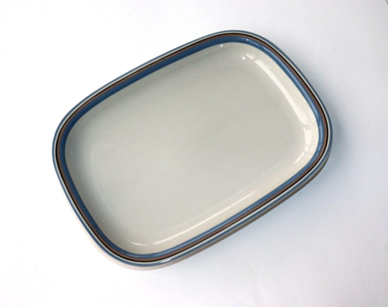 Read more about the article ARABIA Finland UHTUA Stoneware OBLONG PLATTER 13.5 x 9.5″