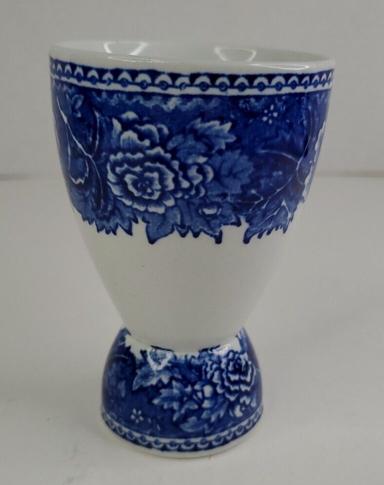 Read more about the article Vintage ARABIA of Finland Blue Rose Double Egg Cup 4″ Tall