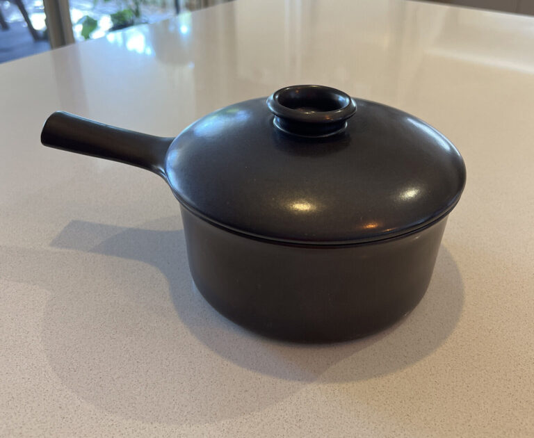 Read more about the article Arabia Finland LIEKKI Flame KF3 Lidded Saucepan 1L Ulla Procope