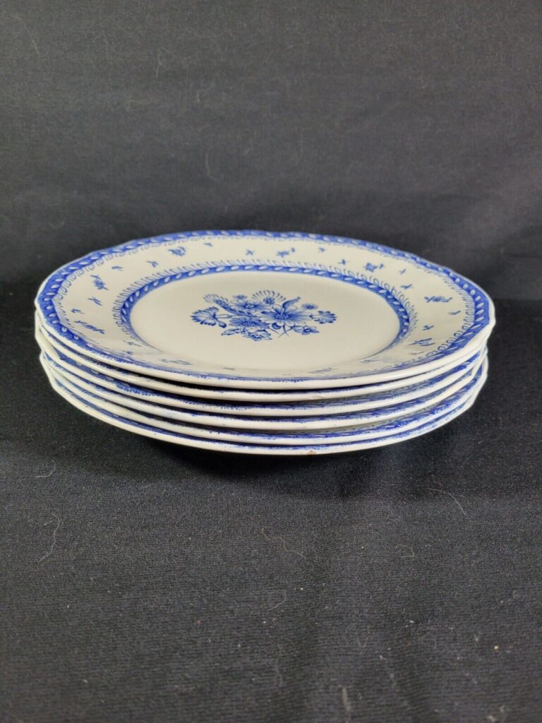Read more about the article Set of 6 Arabia Finland Blue and White Dinner Plates Finn Flower 10 ¼”