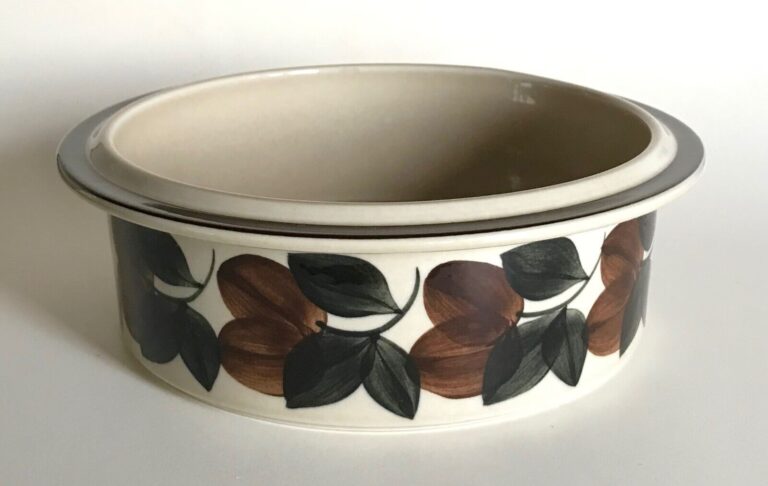 Read more about the article Vtg Midcentury Arabia Finland Ruija Troubadour Vegetable Bowl Fruit Leaf 9 1/4″