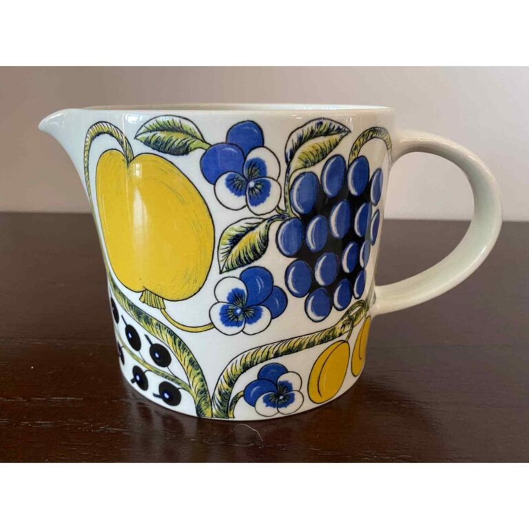 Read more about the article Arabia Finland MCM Paratiisi Ceramic Pitcher