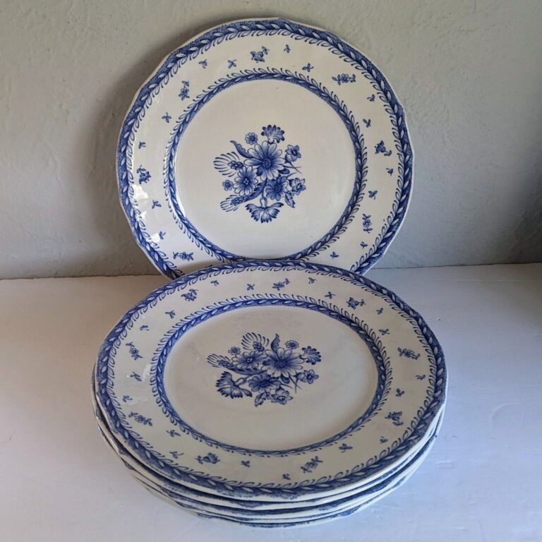 Read more about the article Arabia of Finland Blue Flower 10 1/4″ Dinner Plates. Up To Six Plates.