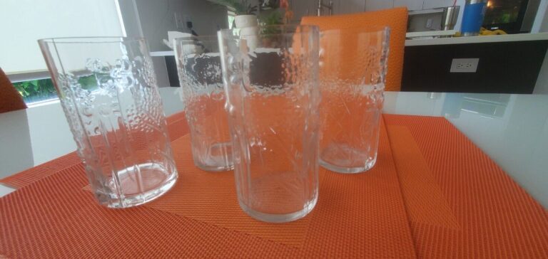 Read more about the article GREAT DEAL! 4 Vintage Iittala Toikka Nuutajarvi FLORA Tumbler Arabia Finland 5″