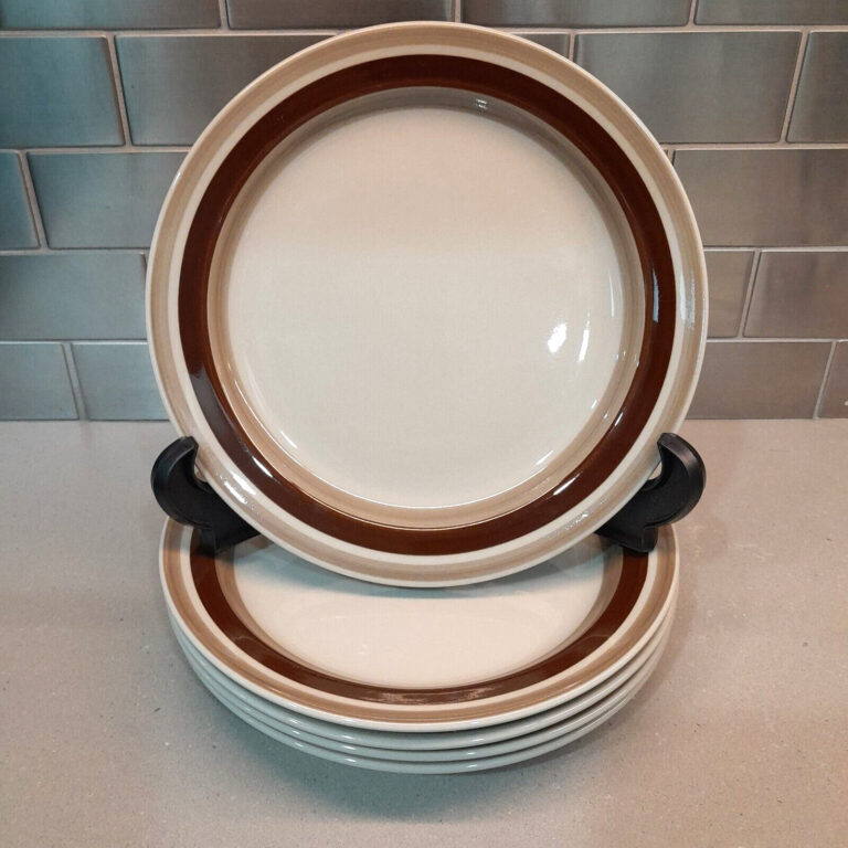 Read more about the article Arabia Finland Pirtti Bread Salad Plates 7.75″ Brown Stripe Stoneware Lot of 5