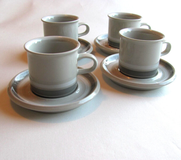 Read more about the article Arabia Finland Salla set of 4 Coffee Cups and Saucers