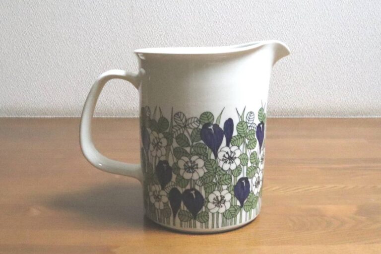 Read more about the article Vintage Krokus Crocus Color Pitcher Esteri Tomula Arabia Finland