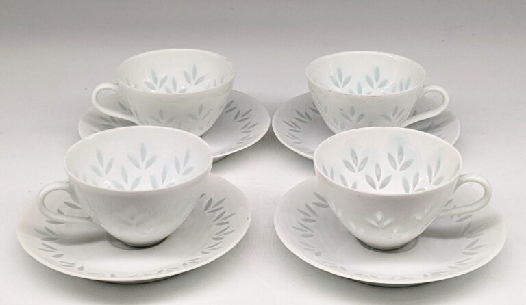 Read more about the article SET 4 Friedl Holzer-Kjellberg Arabia Finland Rice Grain Demitasse Cup and Saucer