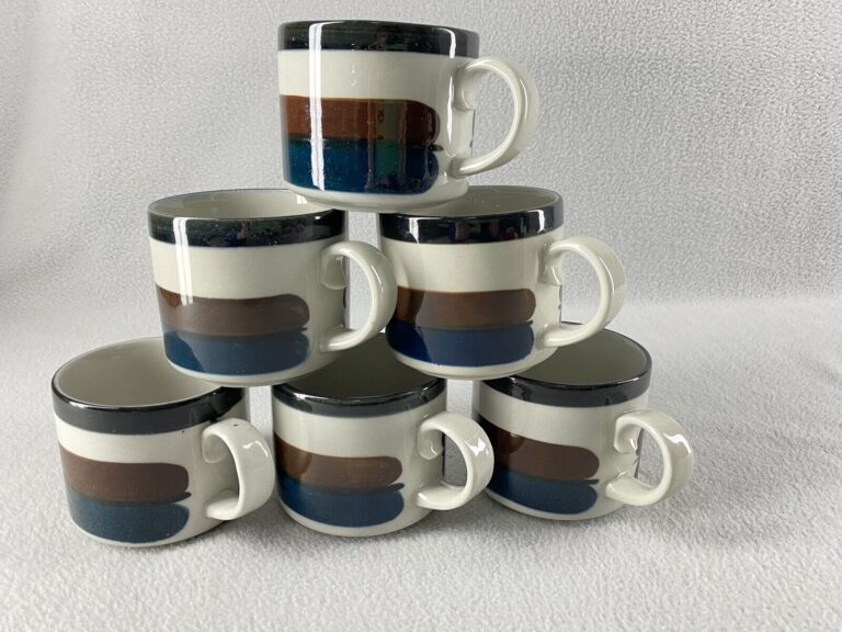 Read more about the article Vintage Arabia Finland Kaira Anja Jaatinen Small Tea Coffee Cups 1970 Lot of 6