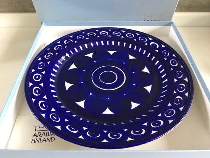 Read more about the article Arabia Dish Valencia plate cobalt blue Ulla Procope with box