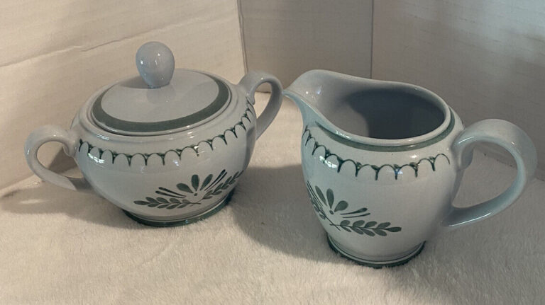 Read more about the article ARABIA FINLAND GREEN THISTLE HAND PAINTED SUGAR BOWL AND CREAMER