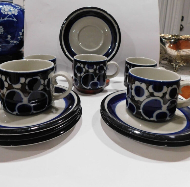 Read more about the article Arabia Saara Coffee Cups and  Saucers No.4 ( set of 5 )