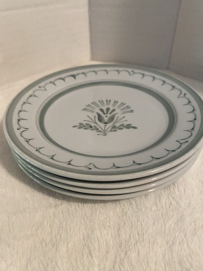 Read more about the article 4 Arabia Of Finland Green Thistle Bread and Butter Plate Plates 5 3/4 Inch (Set 1)