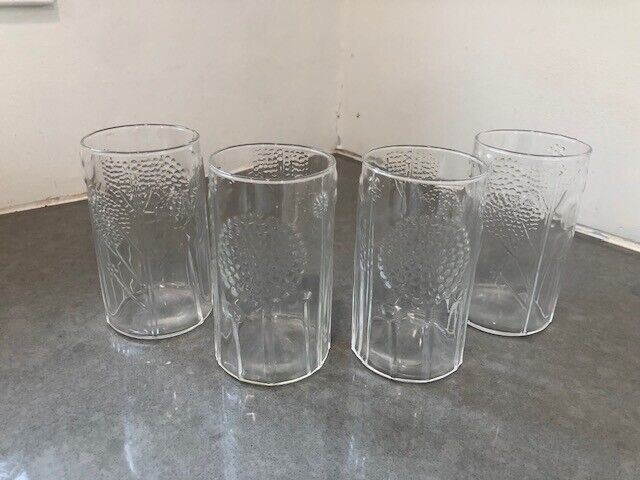 Read more about the article 4 Vtg Arabia Finland IITTALA Oiva Toikka Nuutajarvi Flora 10 oz Tumblers Glasses