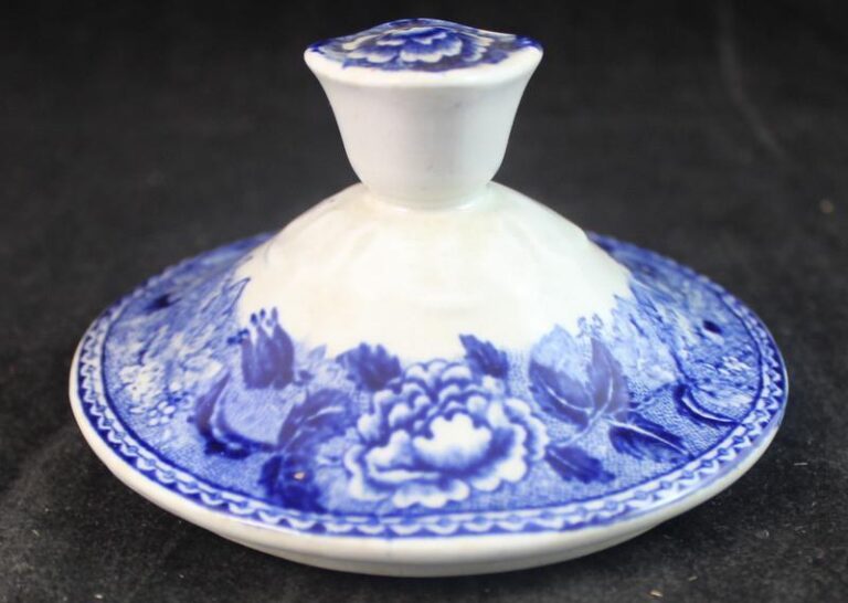 Read more about the article Arabia Landscape Blue Lid for Sugar Bowl LID ONLY
