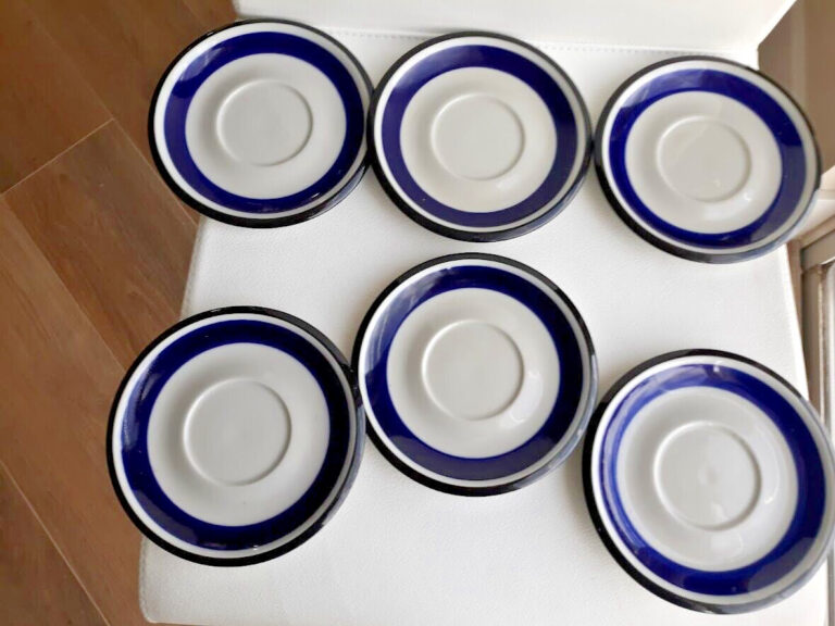 Read more about the article 6 ARABIA Martsila Finland SAARA blue stripe saucers