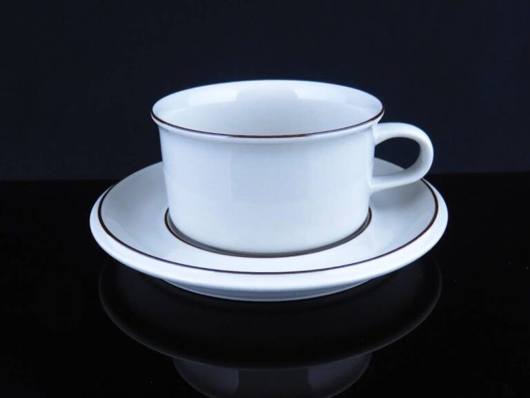 Read more about the article Arabia Arabia Fennica Fenica Tea Cup Saucer Ulla Procope Ula Procope Richard Lin