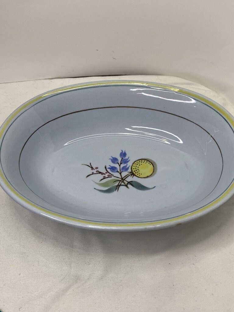 Read more about the article Oval Arabia of Finland Bowl with yellow and Blue Flowers Windflower Serving Dish