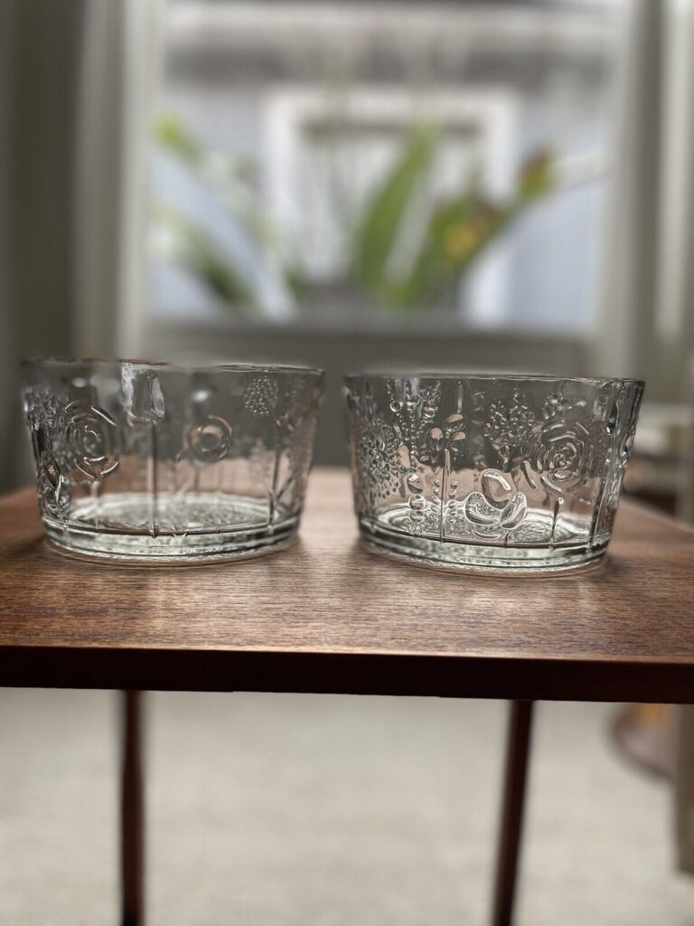 Read more about the article Nuutajarvi Iittala Arabia Finland Oiva Toikka Clear Glass 2 Flora Bowls 5 3/4”