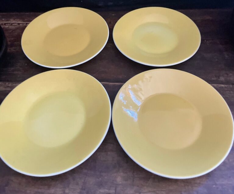 Read more about the article Arabia Finland Kaj Franck Kilta Teema Yellow set of 4 Bread Plates 6 1/2” inch