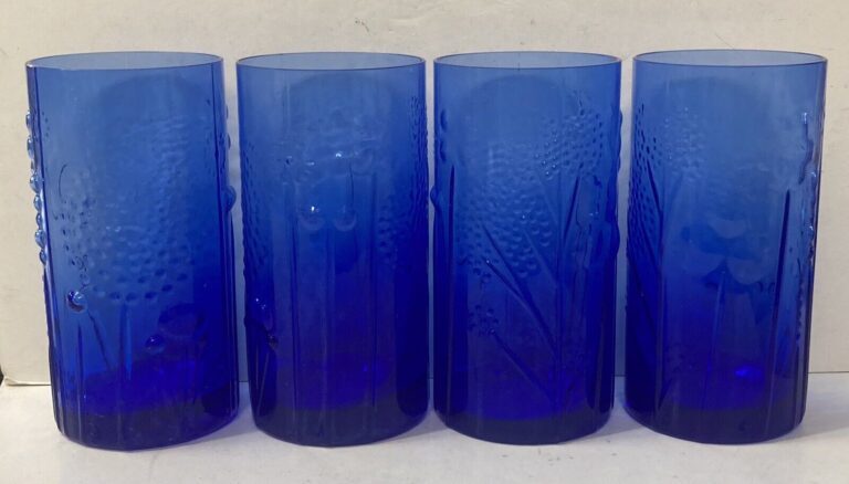 Read more about the article 4 MCM Arabia Finland FLORA Highball Glasses Tumblers Cobalt Blue 1960’s