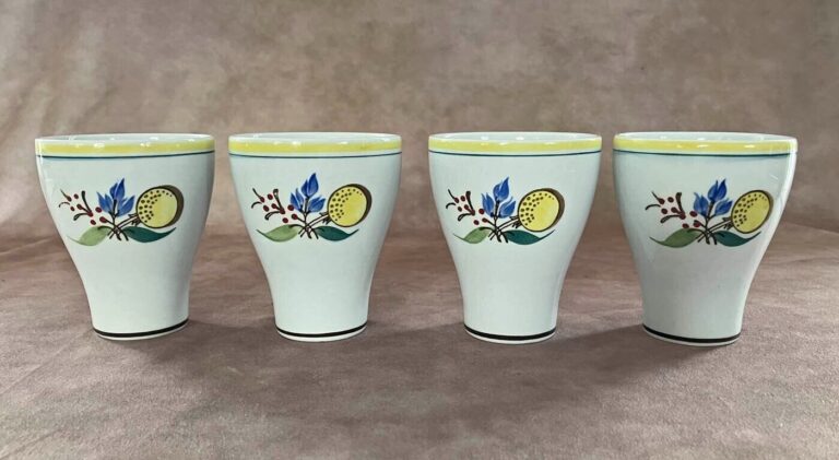 Read more about the article Vintage Arabia Windflower Finland Egg Cups  Set of Four