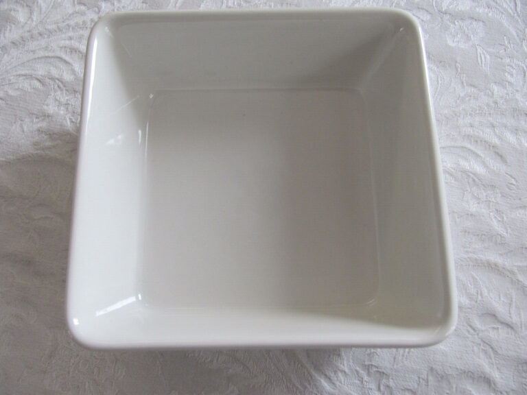 Read more about the article Arabia of Finland Teema? – Off-White-6 1/2″ Square Serving Bowl