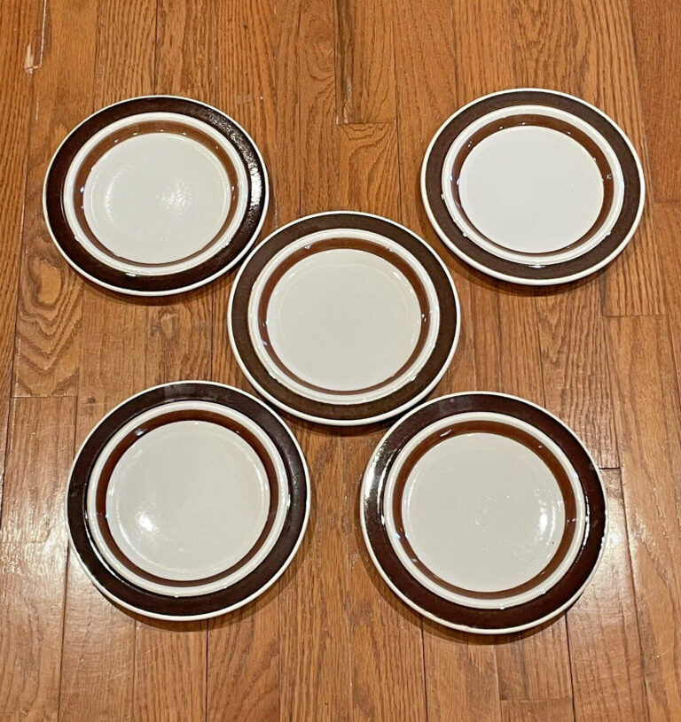 Read more about the article Vintage 5 Arabia Finland Rosmarin Brown Salad Plates 8″ Stoneware Ulla Procope