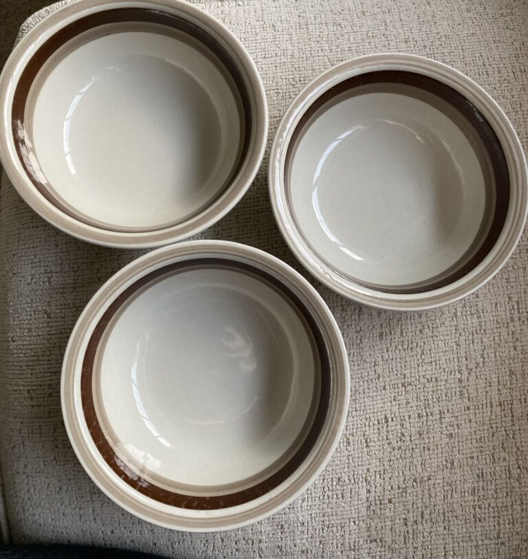 Read more about the article Arabia Finland Pirtti Set Of Three Cereal Bowls