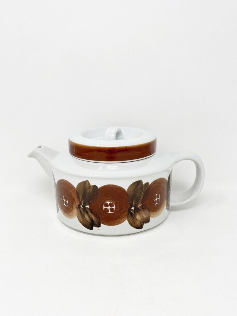 Read more about the article Arabia Finland Rosmarin Teapot With Lid Brown Stoneware Ulla Procope Vintage
