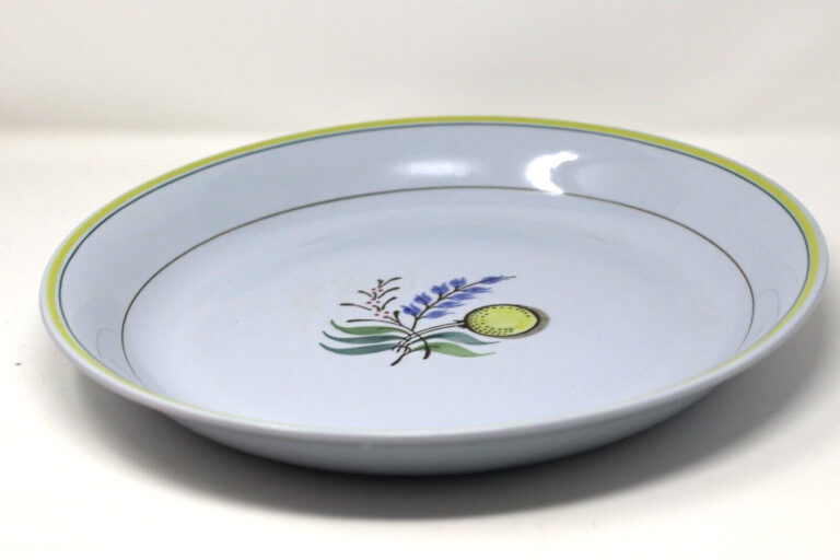 Read more about the article Arabia Finland WIndflower 13.5″ Platter Serving Dish