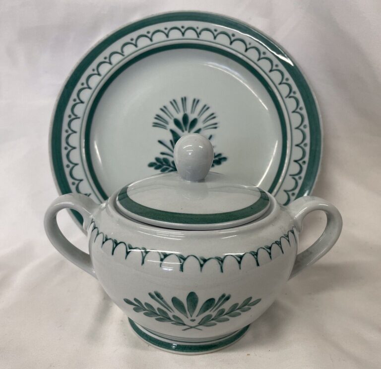 Read more about the article Arabia Finland Green Thistle Pattern Plate and Covered Sugar Bowl