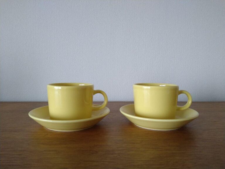 Read more about the article Arabia Teema Yellow Cup Saucer Set Of 2