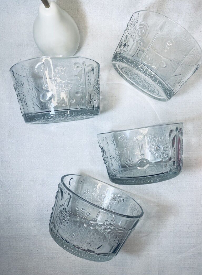 Read more about the article EUC. 4 Vintage Iittala Arabia Nuutajarvi Glass FLORA Cereal Bowls. 5” Across