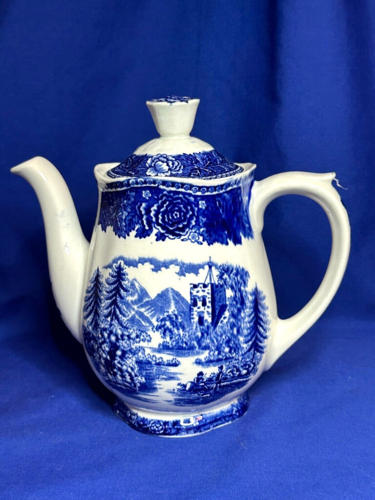 Read more about the article Arabia of Finland Landscape pattern small coffeepot