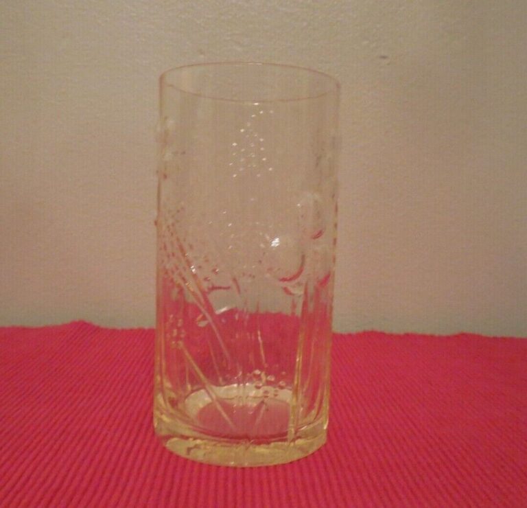 Read more about the article Rare-YELLOW Iittala Oiva Toikka FLORA Tumbler Arabia Finland 5″