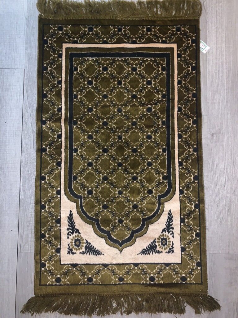 Read more about the article Vtg Prayer Coffee Brown Rug Prayer Mat Rustic islamic Rug Wall Hanging Tapestry