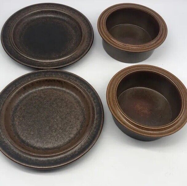 Read more about the article Vintage Arabia Finland Ruska 2  Bowls 2 Bread Plates Ulla Procopé