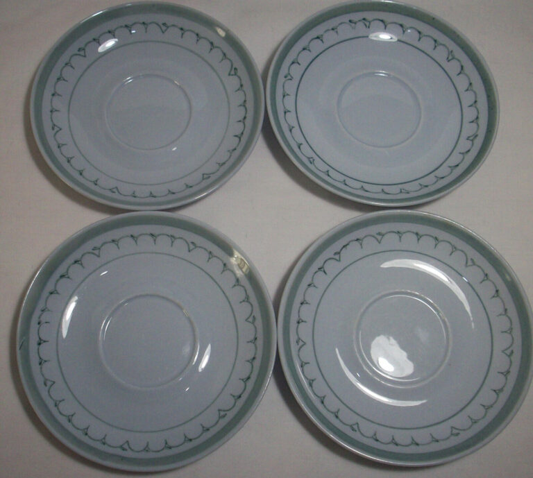 Read more about the article Arabia Finland GREEN THISTLE: 4 Saucers: EXC: NR
