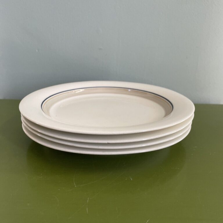 Read more about the article Set of 4 ARABIA of Finland Seita Arctica Salad Plates 8”