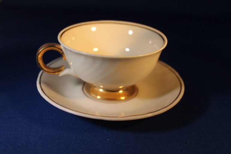 Read more about the article Vintage 12 cups 12  Saucer Beige Arabia Finland Porcelain Coffee Set