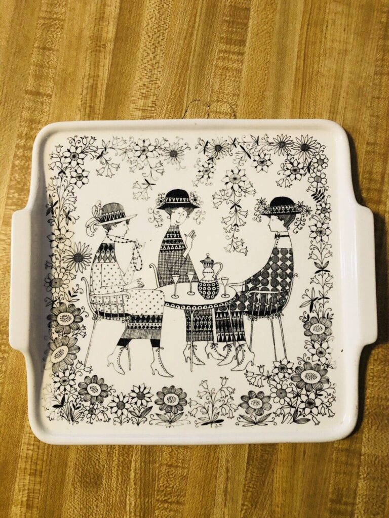 Read more about the article Vintage 1950’s Arabia Finland Emilia Serving Dish