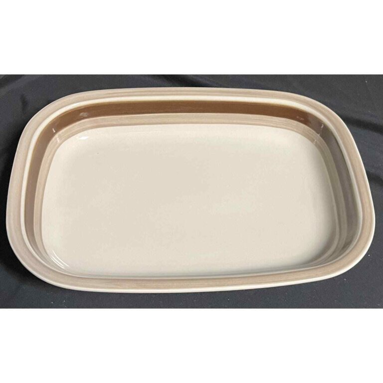 Read more about the article Arabia of Finland’s Pirtti Stoneware Large Serving Platter