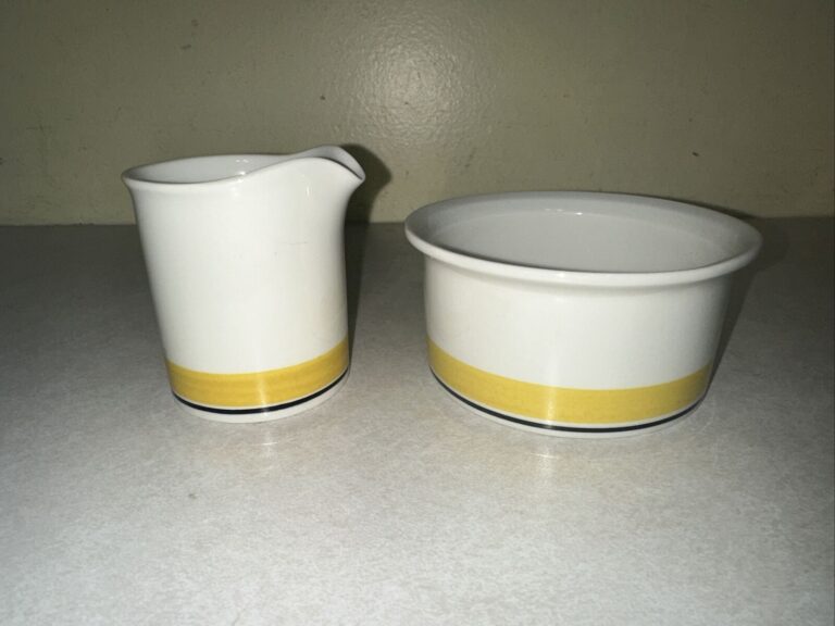 Read more about the article Vintage Arabia Finland FAENZA YELLOW CREAMER and SUGAR BOWL FREE SHIPPING