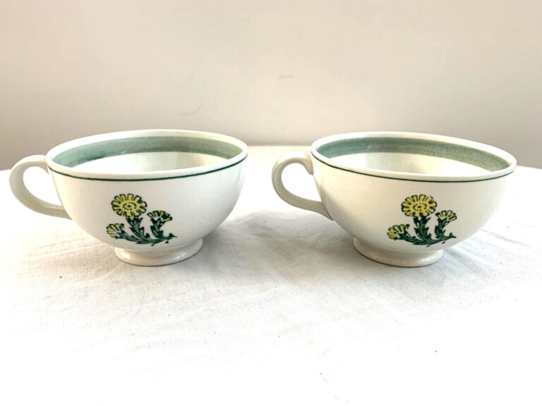 Read more about the article Arabia Finland Yellow Flower Flora Handpainted Cups Vintage Mid Century Modern 2