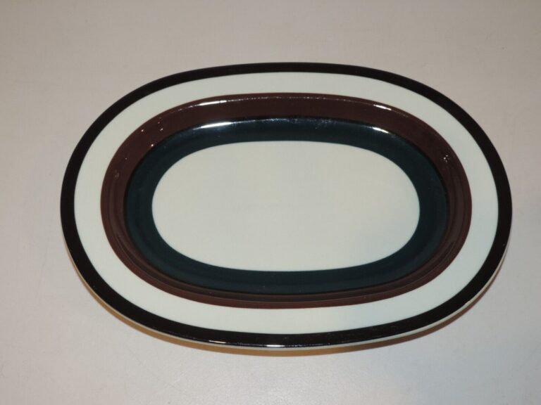 Read more about the article ARABIA OF FINLAND KAIRA PATTERN 13″ LONG SERVING PLATTER