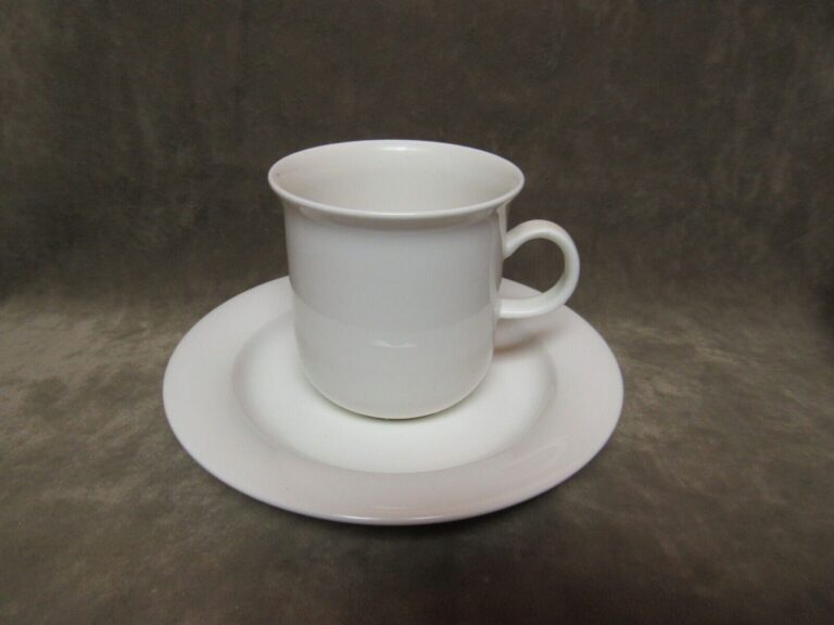 Read more about the article Vintage 1970’s Mid Century Modern Arabia Porcelain Arctica White Cup and Saucer